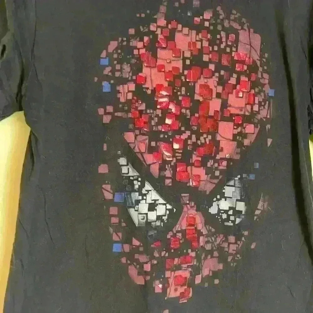 Universal Studios marvel shirt. - Picture 2 of 4